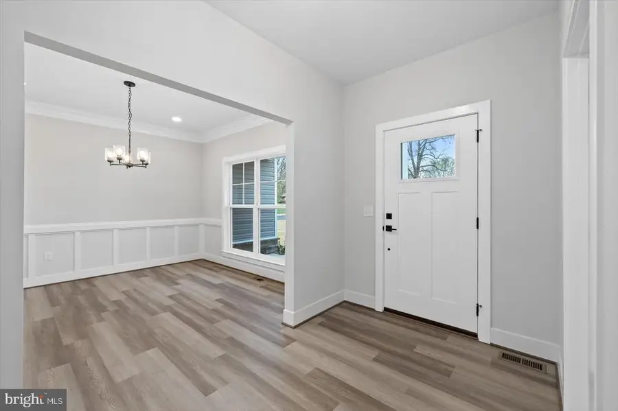 575 Solgrove Rd, Warrenton, VA 20186 - Image #2