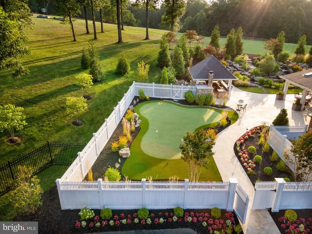 7484 Wilson Rd, Warrenton, VA 20186 - Image #1