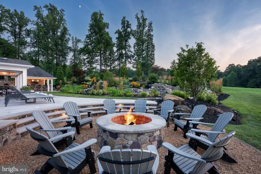 7484 Wilson Rd, Warrenton, VA 20186 - Image #2