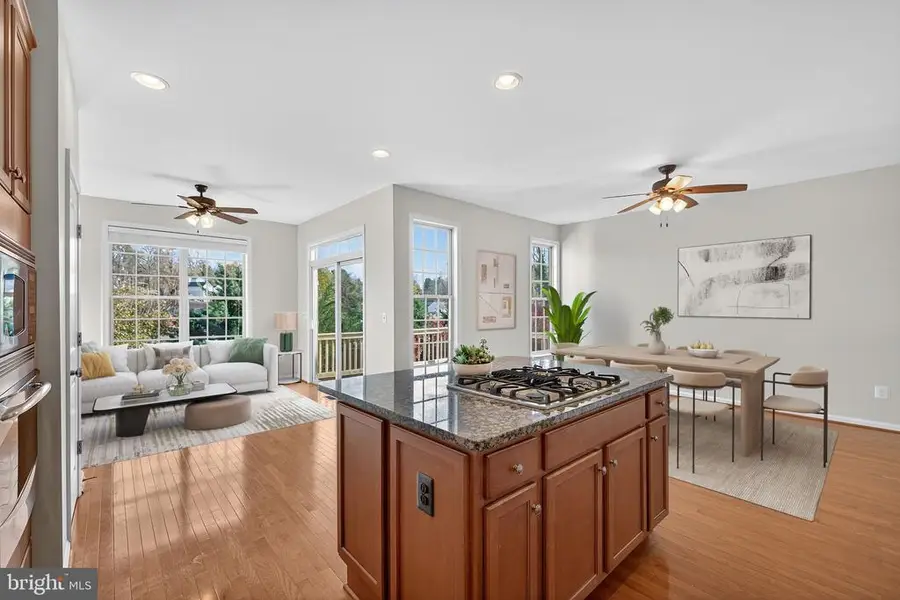 155 Royal Ct, Warrenton, VA 20186 - Image #2