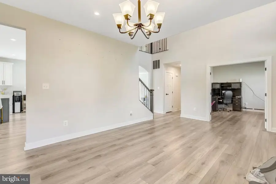 3013 Forestdale Dr, Warrenton, VA 20187 - #2