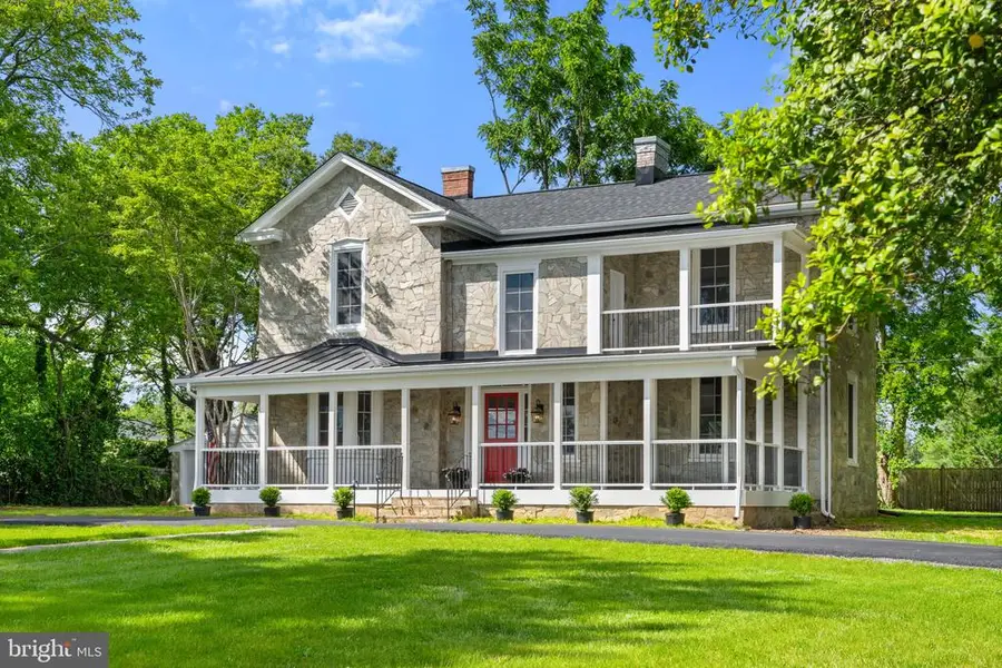 105 E Washington St, Remington, VA 22734 - #3