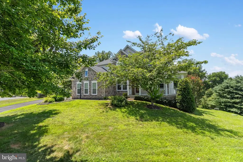 8091 Side Hill Dr, Warrenton, VA 20187 - #1