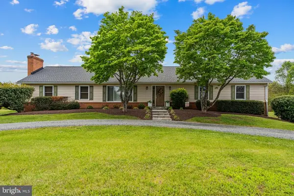 7933 Cooks Ct, WARRENTON, VA 20186