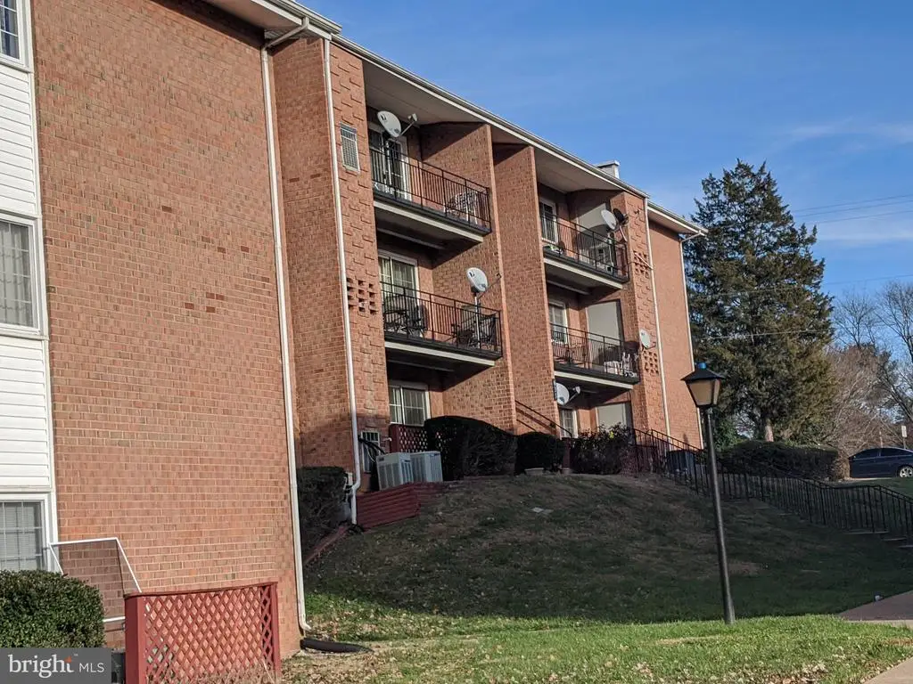 635 Waterloo Rd #231, Warrenton, VA 20186 - #1