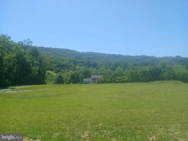 5201 Carolyns Way, LINDEN, VA 22642