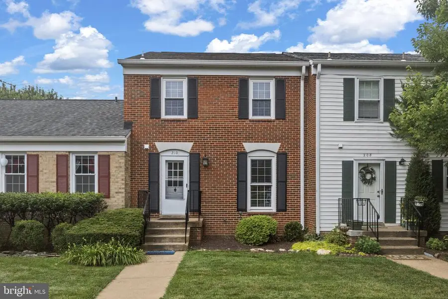 210 Leeds Ct E, Warrenton, VA 20186 - #2