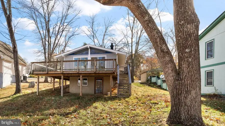 1262 S Lakeshore Dr, Louisa, VA 23093 - #2