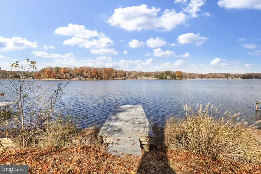 1262 S Lakeshore Dr, Louisa, VA 23093 - #3