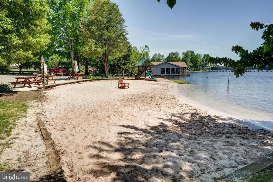 Lois Lane, Bumpass, VA 23024 - #3