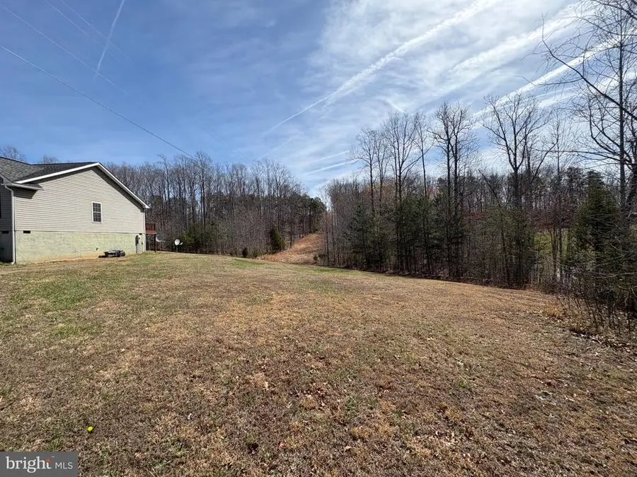 41 Elizabeth Ln, Louisa, VA 23093 - #3