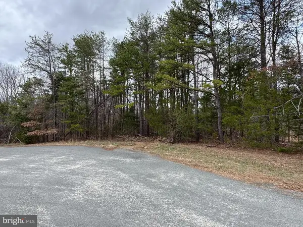 Harness Ln, LOUISA, VA 23093