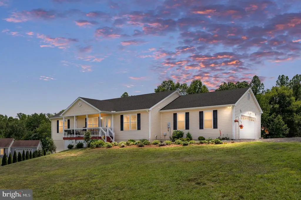 160 Lancaster Ct, Louisa, VA 23093 - #1