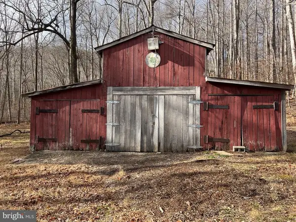 201 Chad Berry Ln, SYRIA, VA 22743