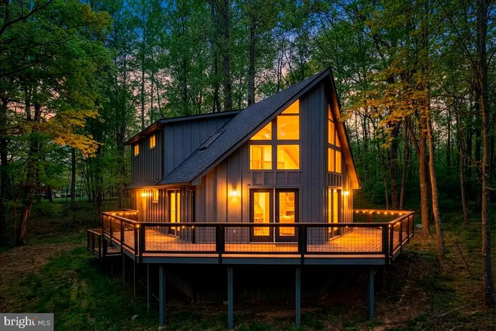 325 Persimmon Hill Dr, Roseland, VA 22967 - #1