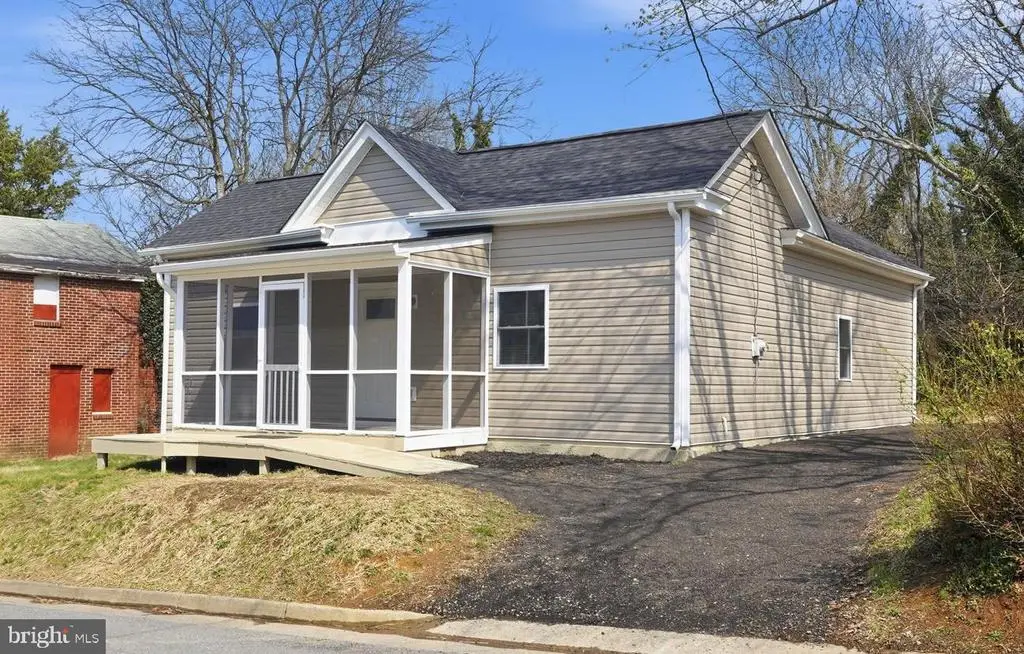 302 Depot St, Gordonsville, VA 22942 - #1