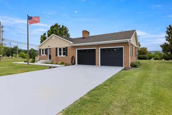 310 W Main St, STANLEY, VA 22851