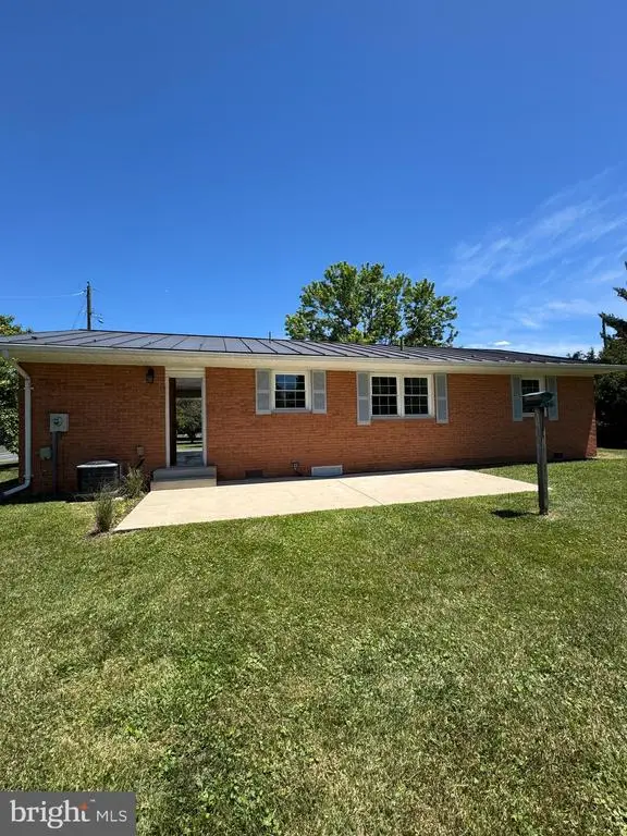 2 Springcrest Dr, Luray, VA 22835 - #2