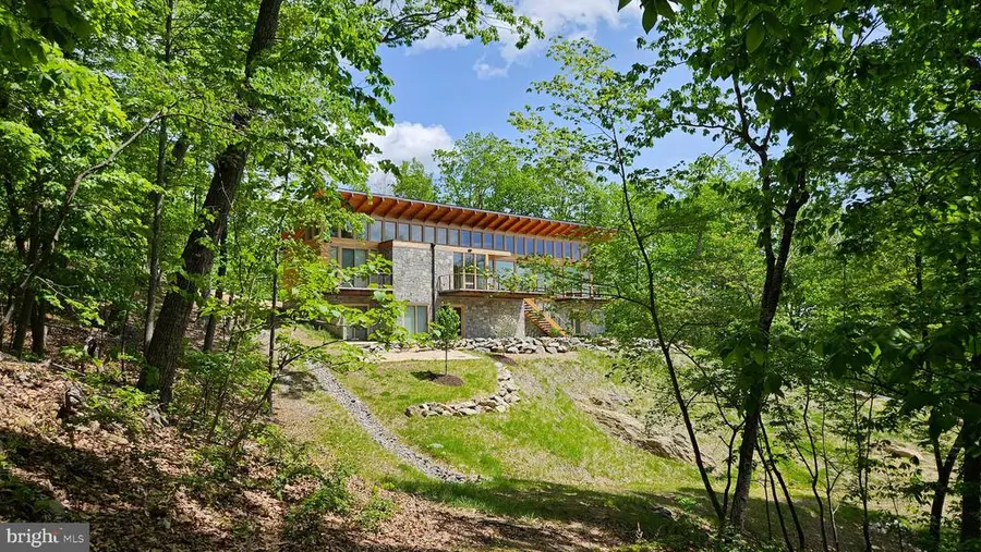 559 Bessie Bell Mountain Rd, Castleton, VA 22716 - Image #2