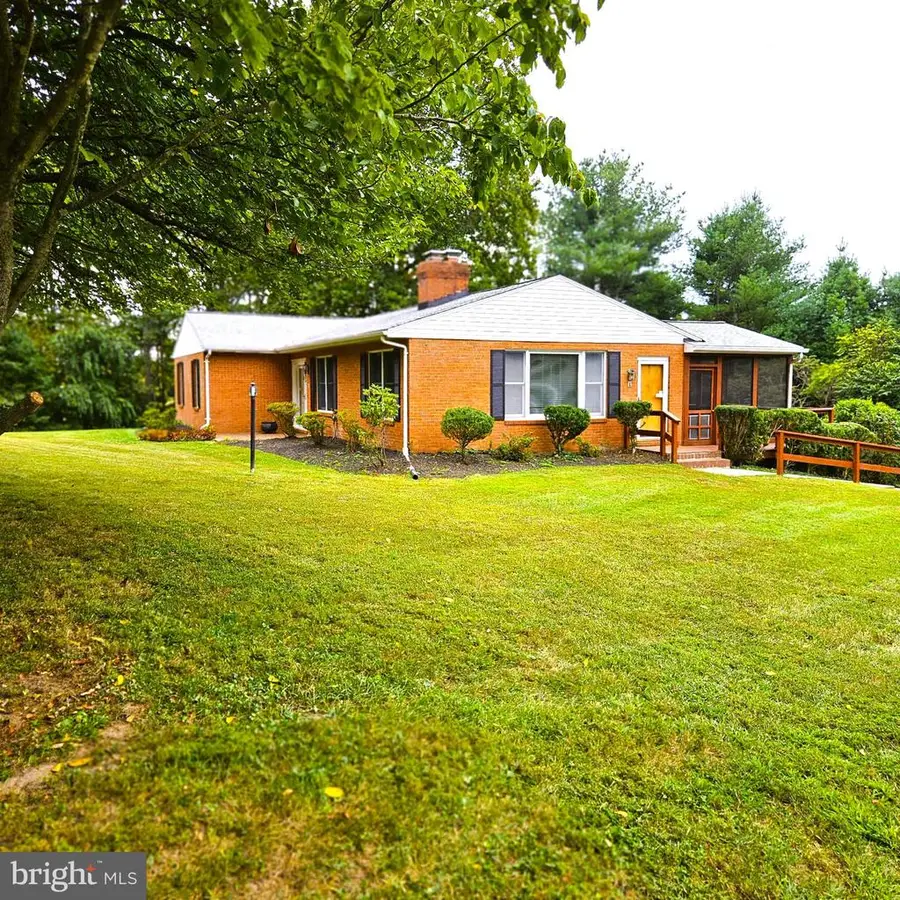 7 Skyline Ln, Washington, VA  - #2