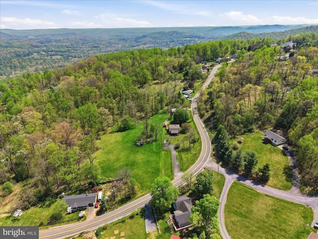 115 Chester Gap Rd, Chester Gap, VA 22623 - #1