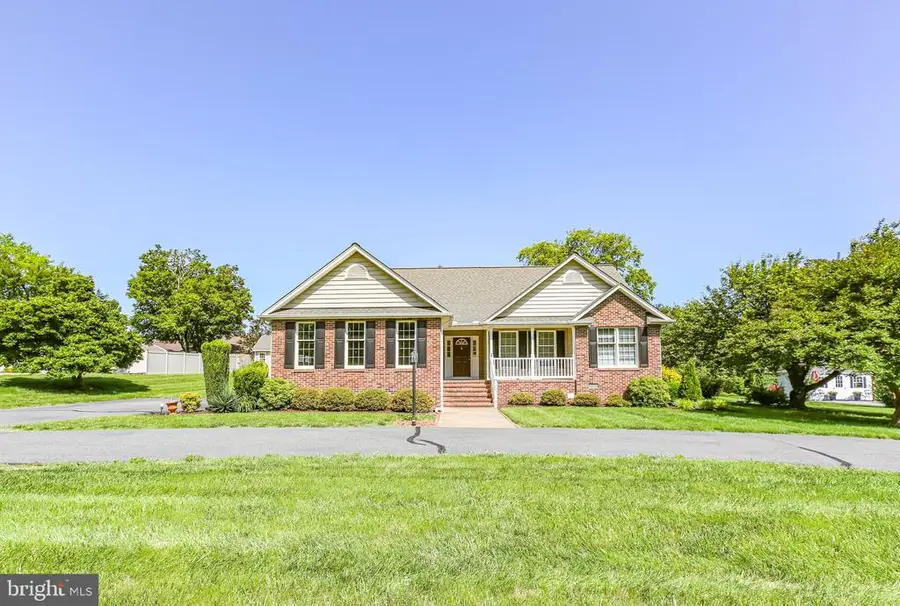 105 Brooke Dr, Fredericksburg, VA 22408 - Image #2