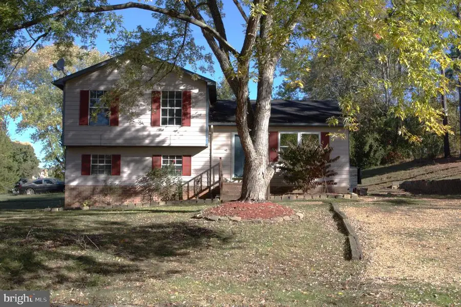 85 Breezewood Dr, Fredericksburg, VA 22407 - Image #2