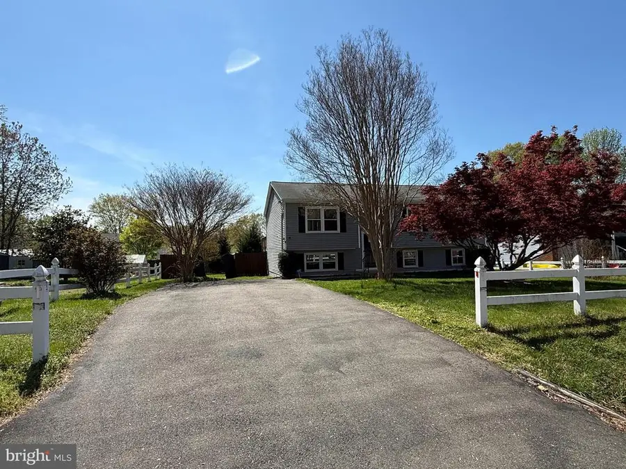 4 Jenbeck Ct, Fredericksburg, VA 22407 - #2