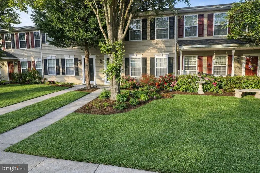 9947 Matti Hill Ct, Fredericksburg, VA 22408 - #1