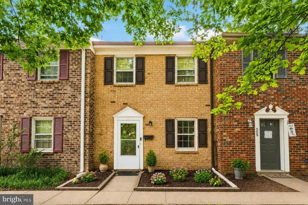 307 Olde Greenwich Dr, Fredericksburg, VA 22408 - #1