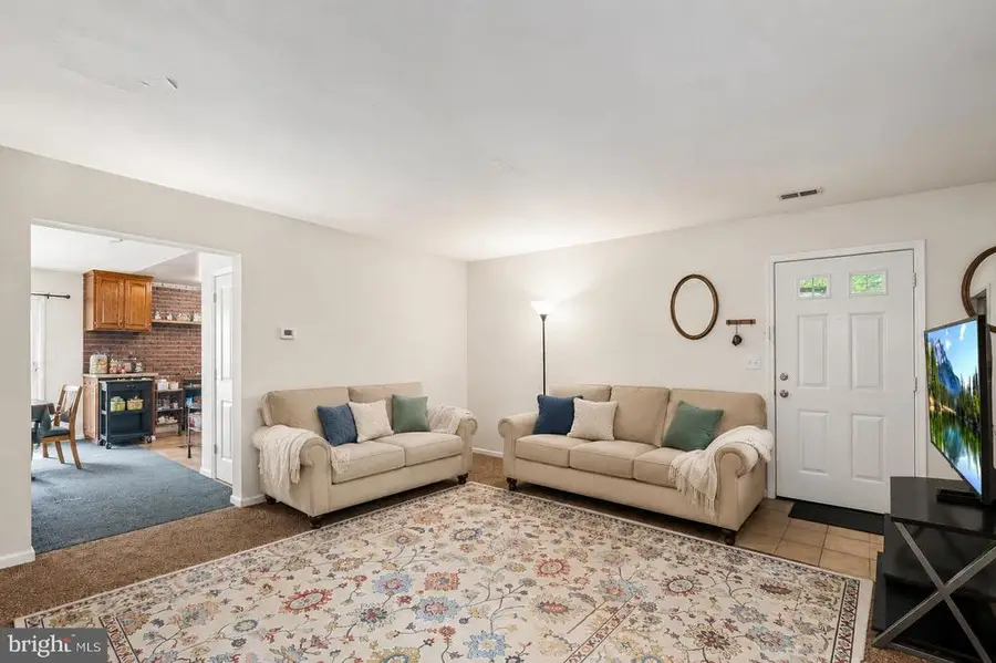 307 Olde Greenwich Dr, Fredericksburg, VA 22408 - #2