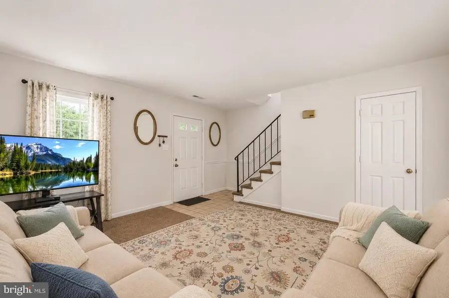 307 Olde Greenwich Dr, Fredericksburg, VA 22408 - #3