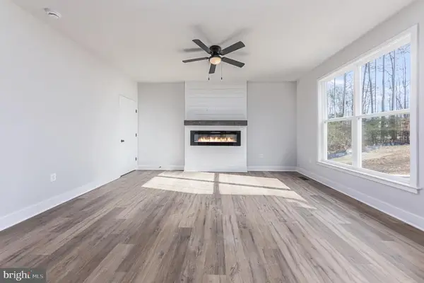 10607 Greenwood Dr, SPOTSYLVANIA, VA 22553