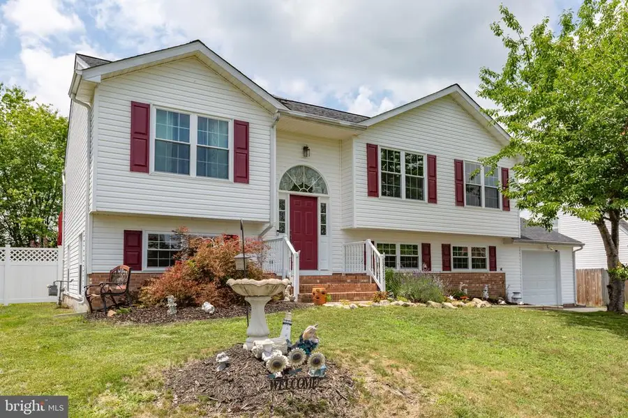 12215 Stonehenge Dr, Fredericksburg, VA 22407 - #2
