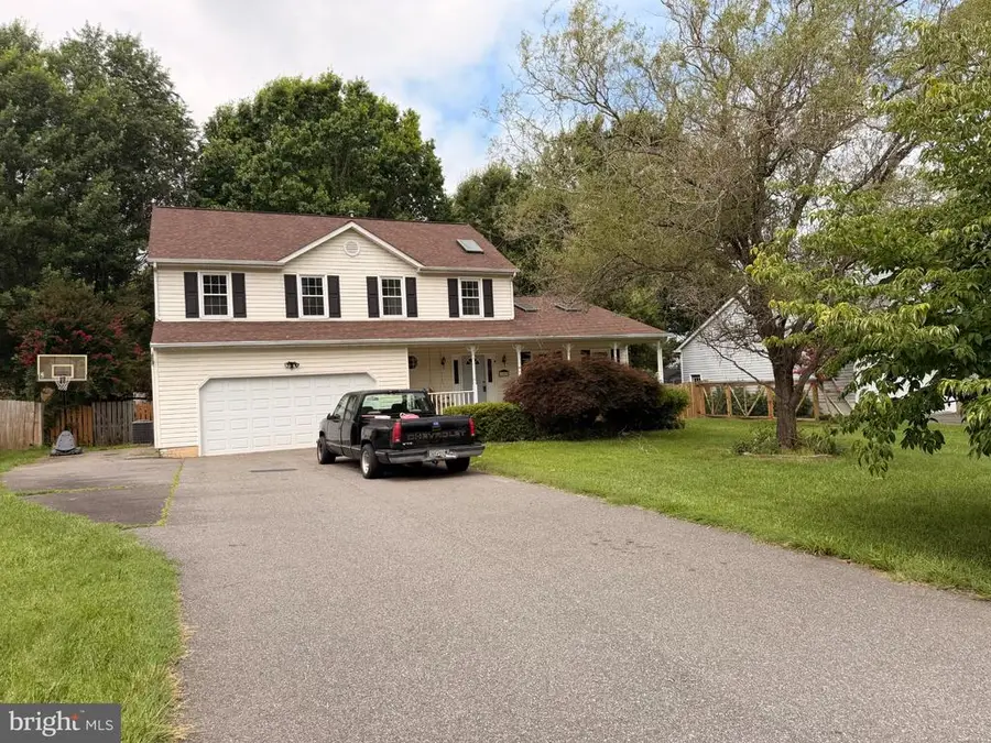 11926 Woodland View Dr, Fredericksburg, VA 22407 - #2