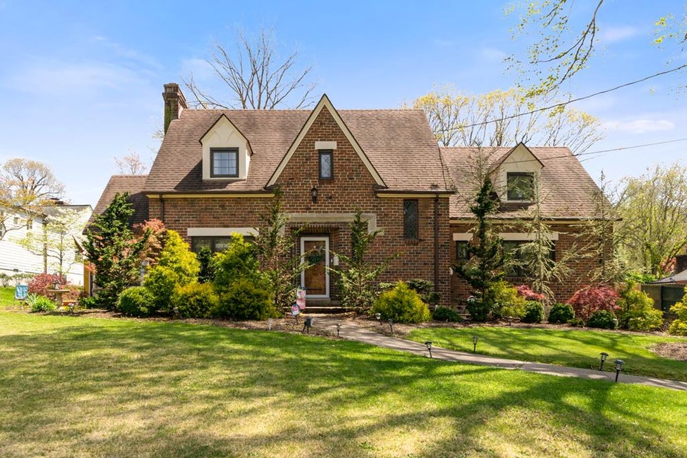 800 Edgewood Drive, BLUEFIELD, WV 24701 ERA