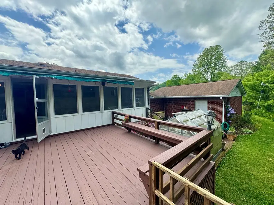 305 Riverview Dr., Bluefield, VA 24605 - Image #2