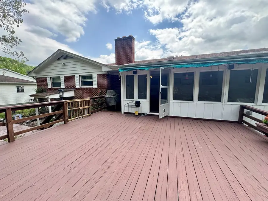 305 Riverview Dr., Bluefield, VA 24605 - Image #3