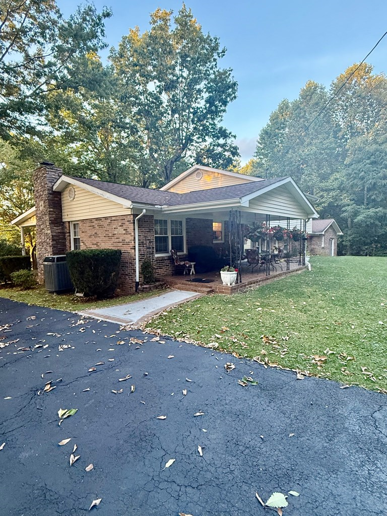 340 Foxborough St., North Tazewell, VA 24630 - Image #2