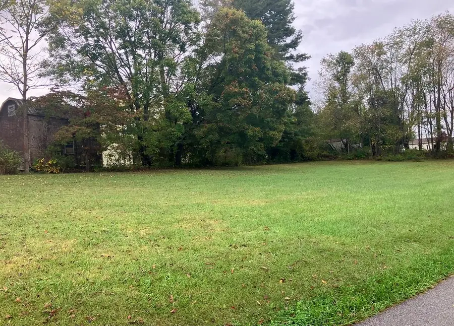 13 Hazelnut Dr., Princeton, WV 24739 - #2