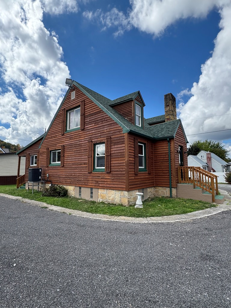 200 Edgemont Dr, Princeton, WV 24740 - #2