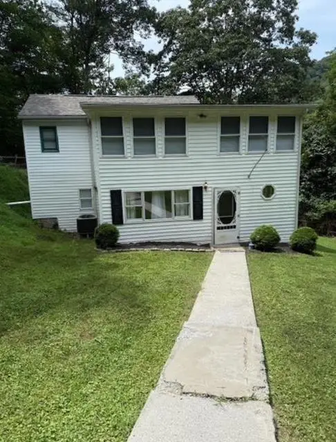 1190 Powley Creek Rd, HINTON, WV 25951