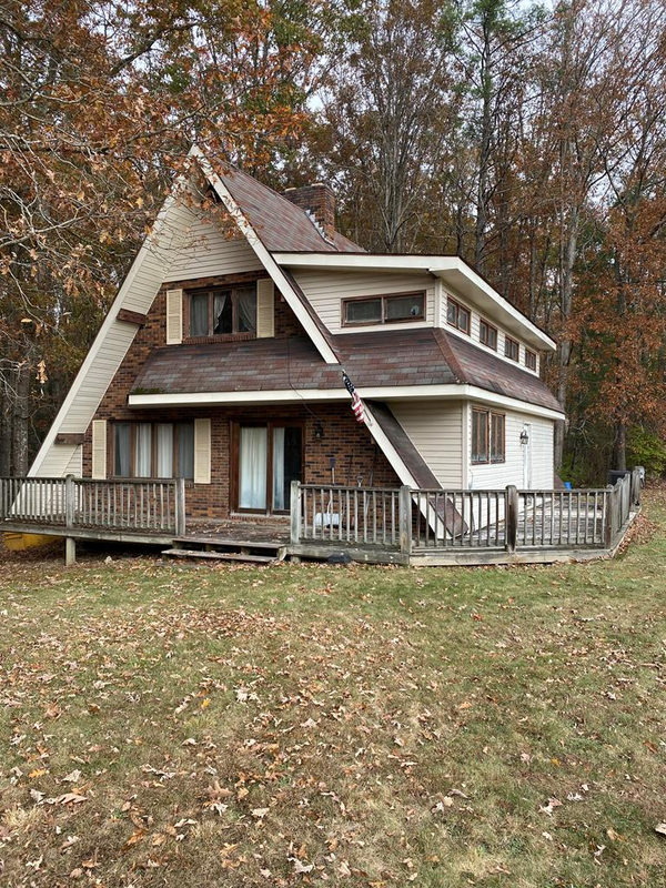 652 Pine Grove Rd, LERONA, WV 25971
