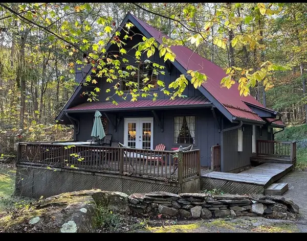 2012 Whiteoak Creek Rd, ATHENS, WV 24712