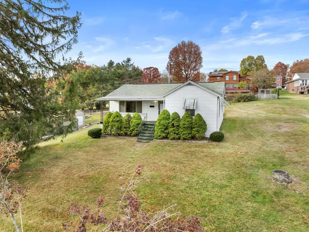 1030 Hinton Street, Princeton, WV 24740 - Image #1