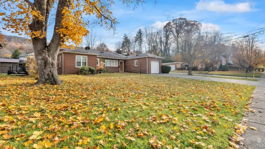 518 Parkway Ave, Bluefield, WV 24701 - Image #2