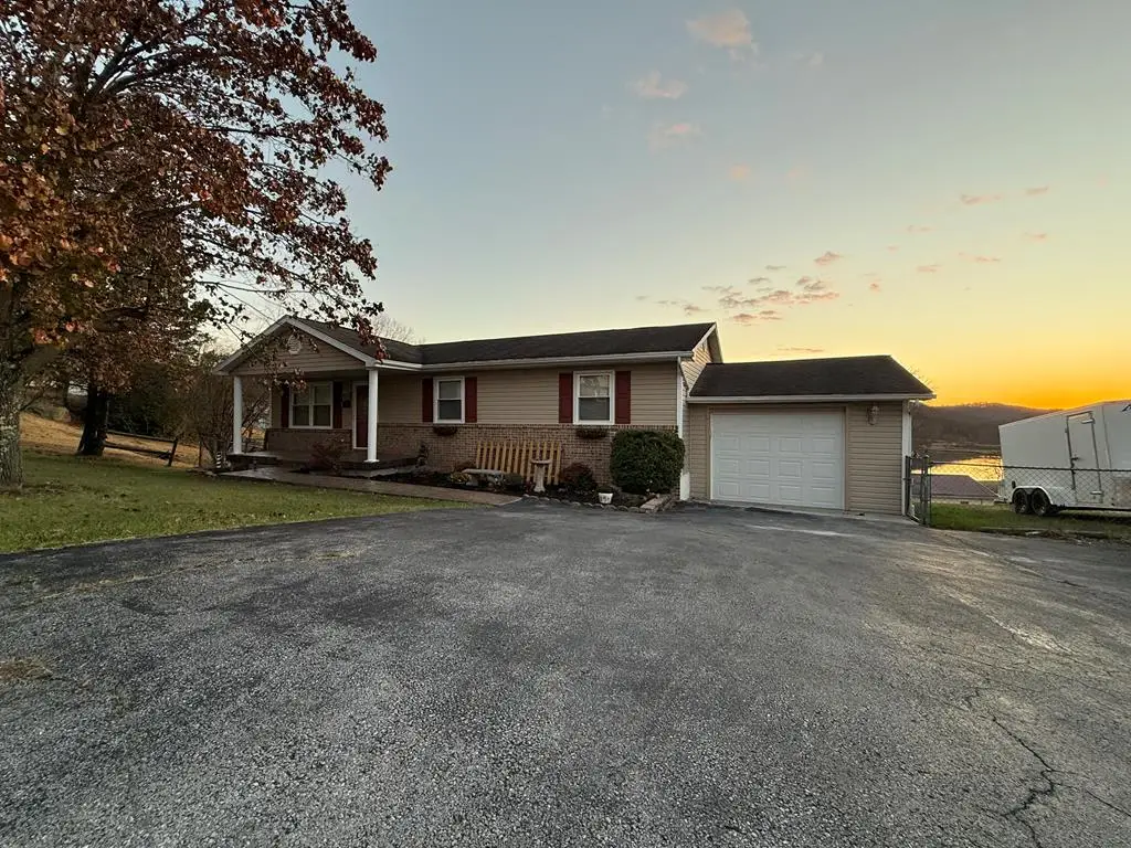 411 Lakeland Drive, Bluefield, WV 24701 - #1
