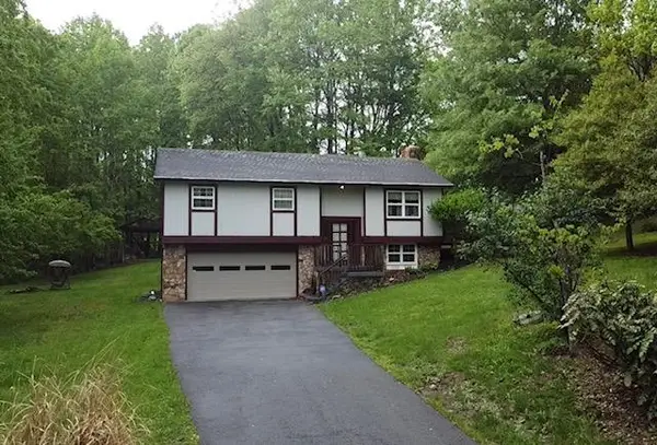 3257 Beeson Rd, LASHMEET, WV 24733