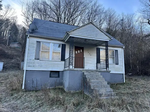 1008 Lorton Lick Road, BLUEFIELD, WV 24701