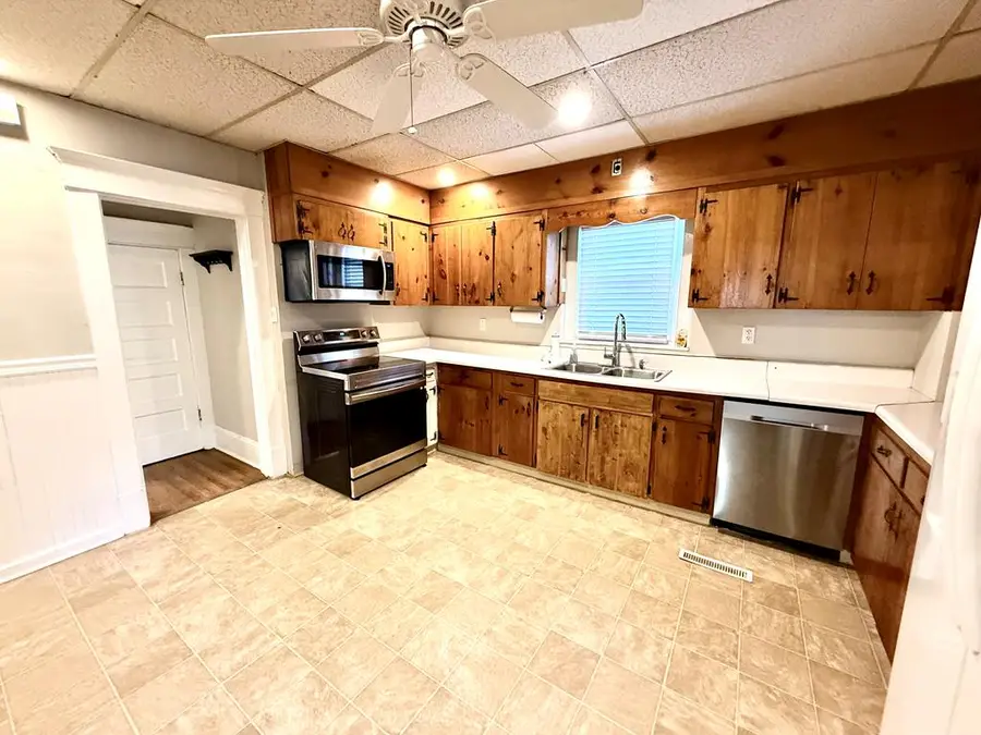 425 College Avenue, Bluefield, WV 24701 - Image #3